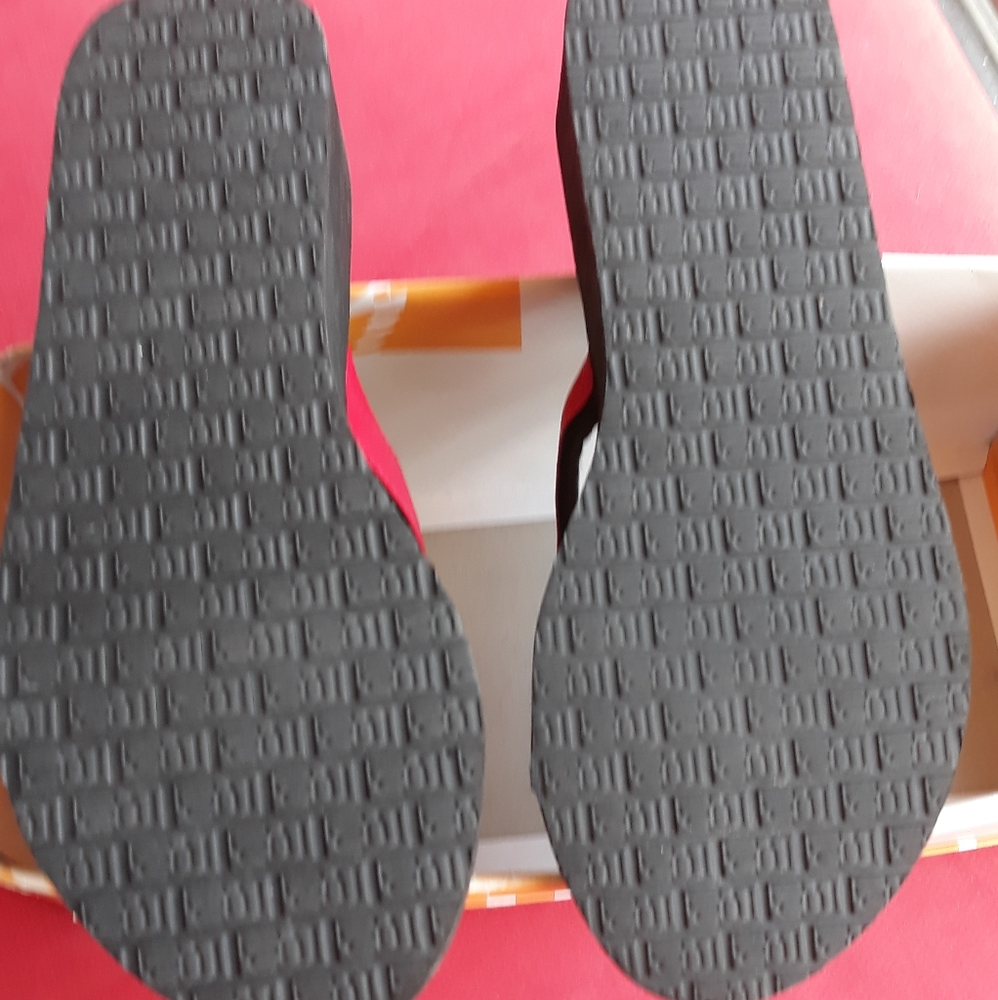 Switch Flops - Picture 2 of 6